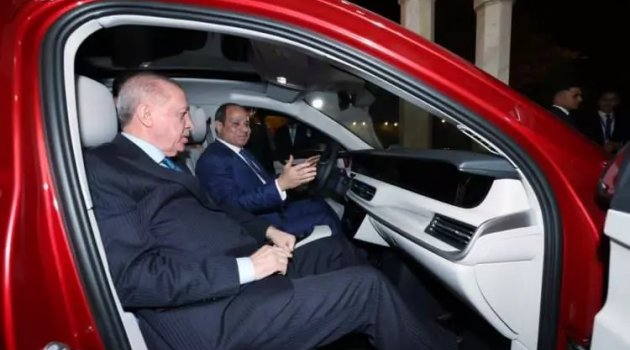 Cumhurbaşkanı Erdoğan, Mısır Devlet Başkanı Sisi'ye Togg hediye etti