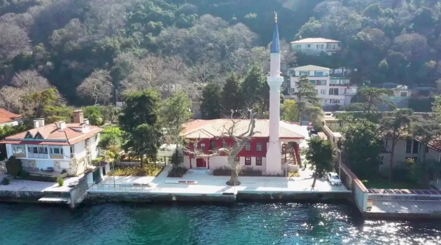 Tarihi Vaniköy Cami yeniden ibadete açıldı